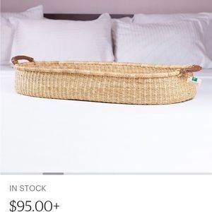 Changing table basket by Design Dua